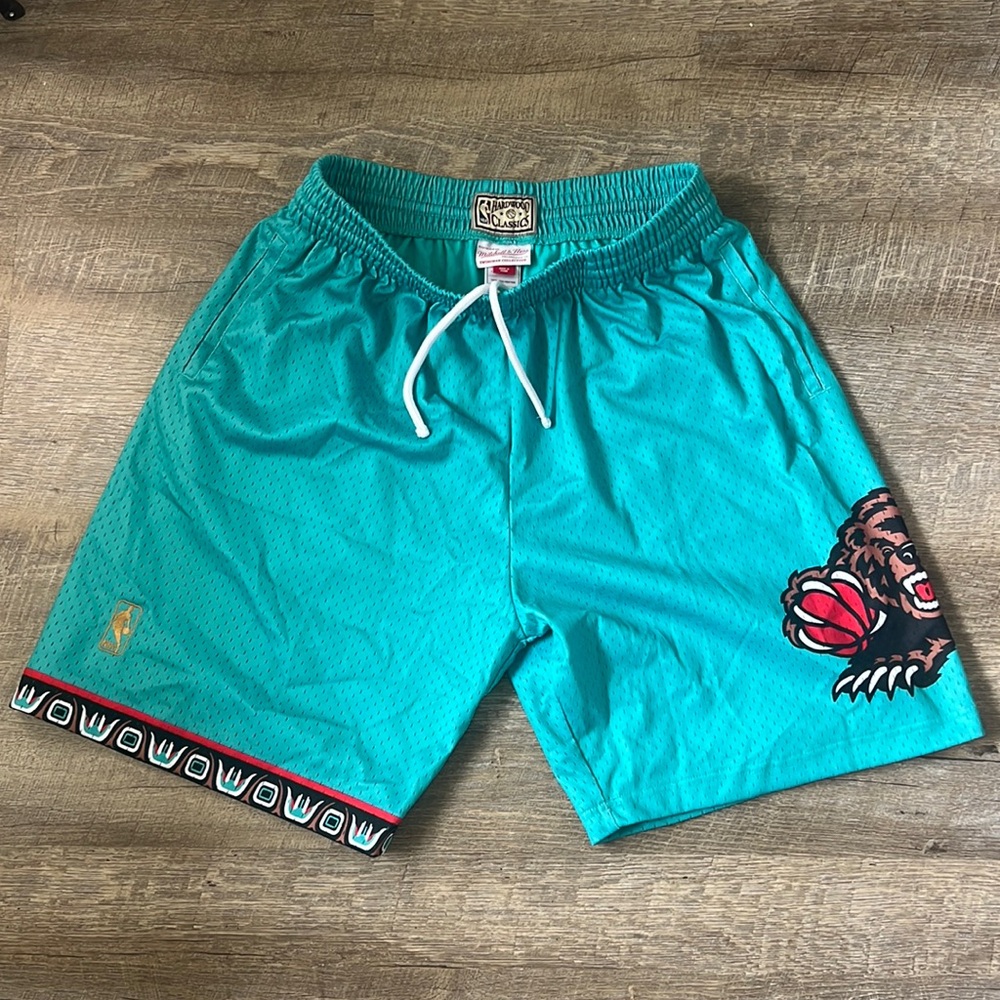 Men’s Vancouver Grizzlies Mitchell & Ness Practice Mint Green Shorts Size Large